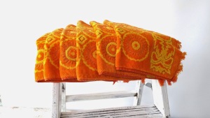 stillstunning blog com orange vintage embossed towels 2