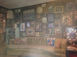 doyoudesigntoo wordpress com Sarah living room house vintage 1970s needlework walls